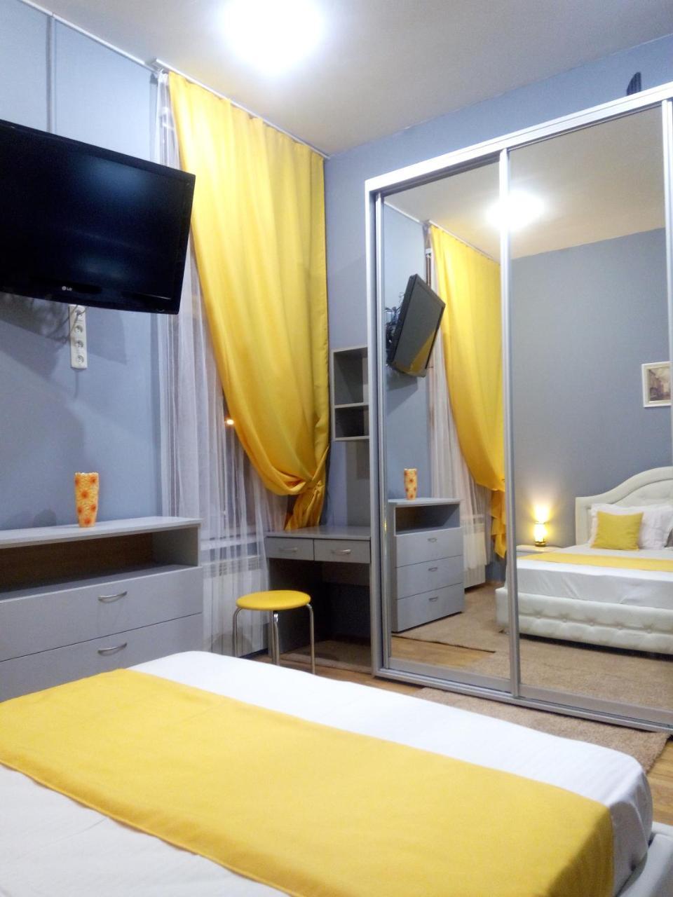 Near Rynok Square Apartment ลวีฟ ภายนอก รูปภาพ