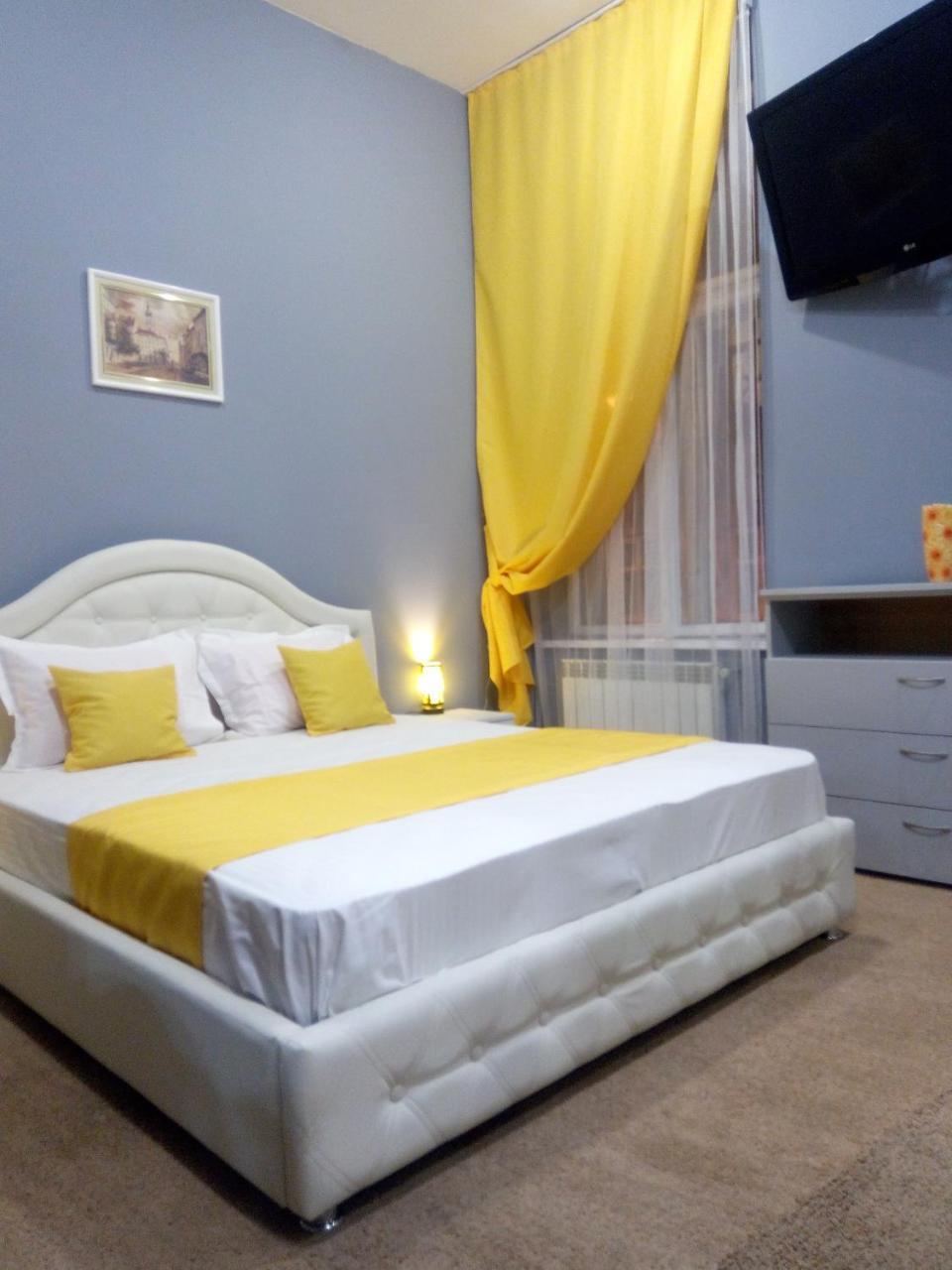 Near Rynok Square Apartment ลวีฟ ภายนอก รูปภาพ